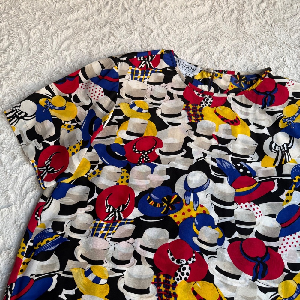 Vintage 100% silk hat print blouse Allison Taylor 80s 90s derby short sleeve S - Picture 6 of 14